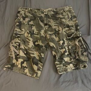 Twigr Camouflage cargo shorts W40